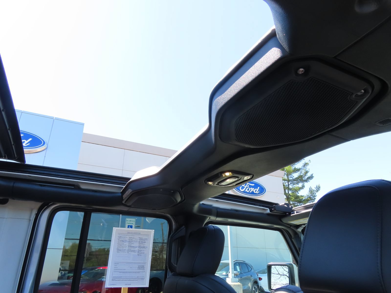 Used 2023 Jeep Wrangler Unlimited Sahara AWD/4WD image 33