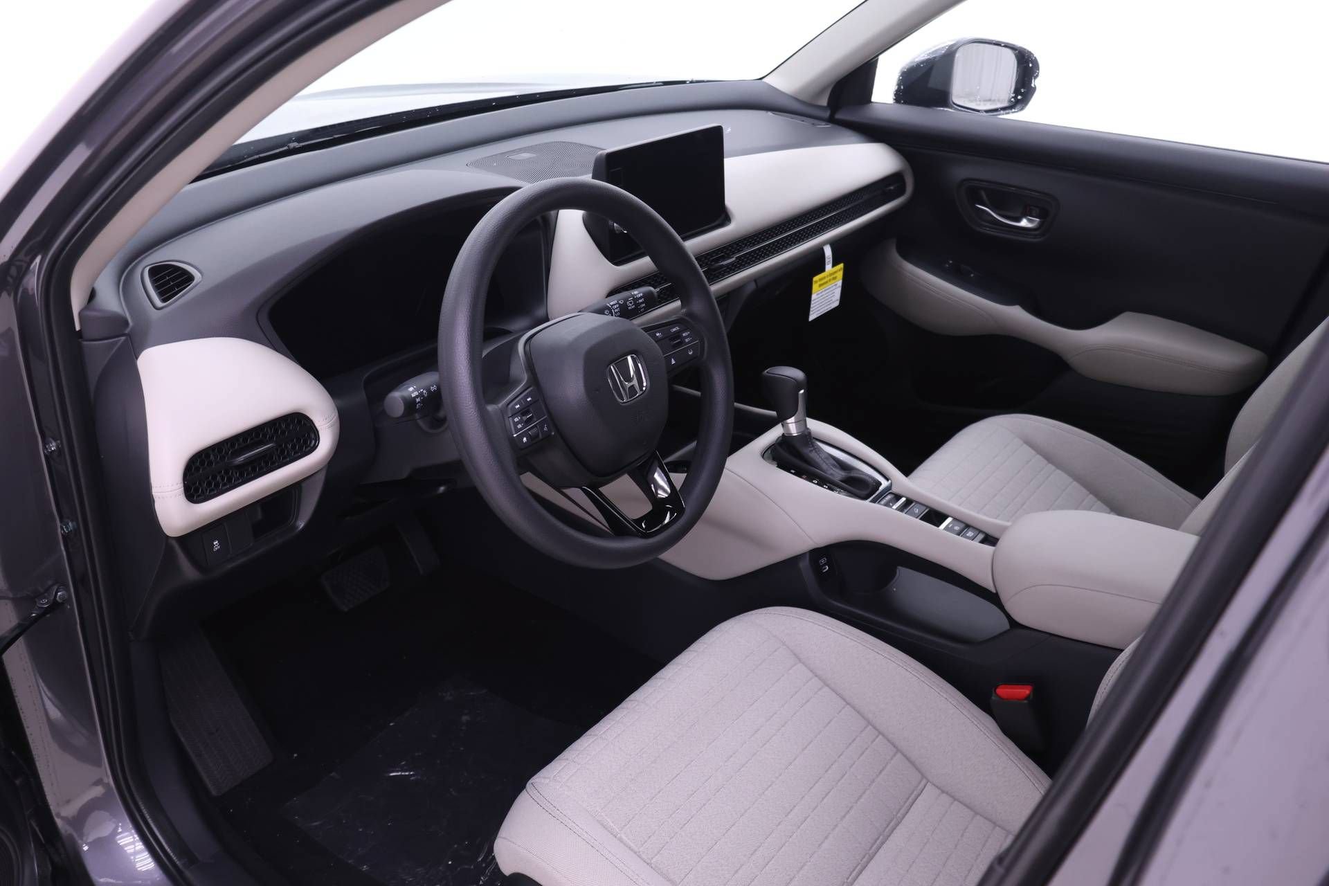 New 2027 Honda HR-V LX image 3