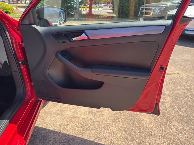 Used 2016 Volkswagen Jetta Sport image 16