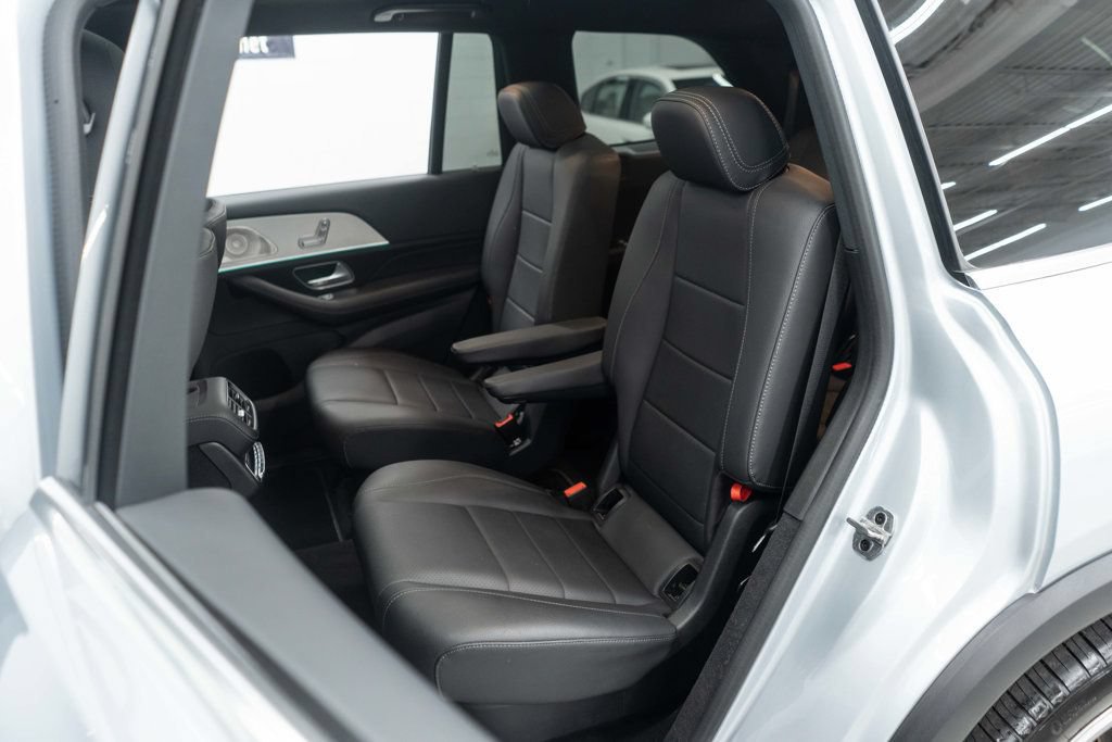 Used 2025 Mercedes-Benz GLS 450 4MATIC image 15