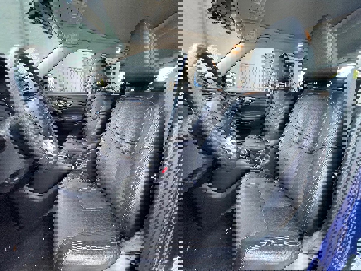 Used 2019 Nissan Rogue SL w/ Premium Package FWD image 10