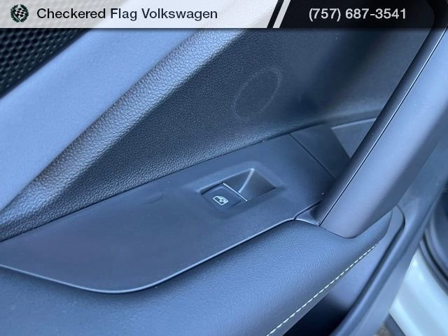 New 2026 Volkswagen Tiguan SE image 26