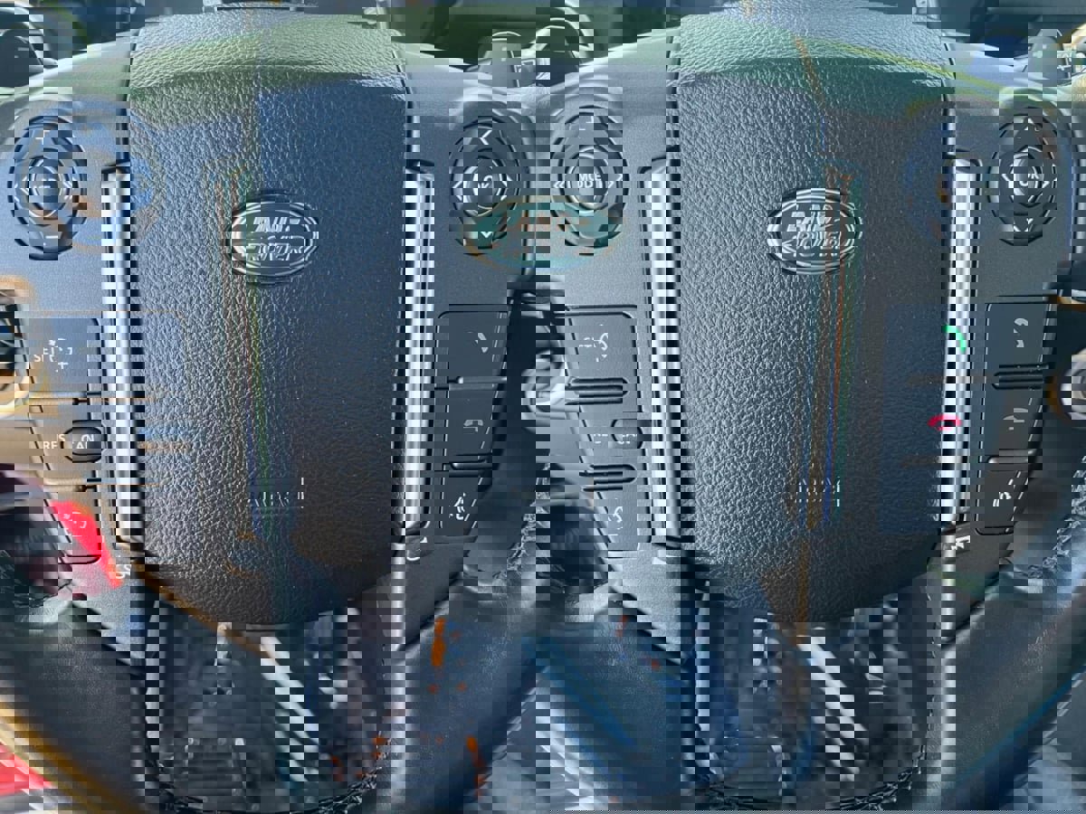 Used 2015 Land Rover LR4 HSE image 12