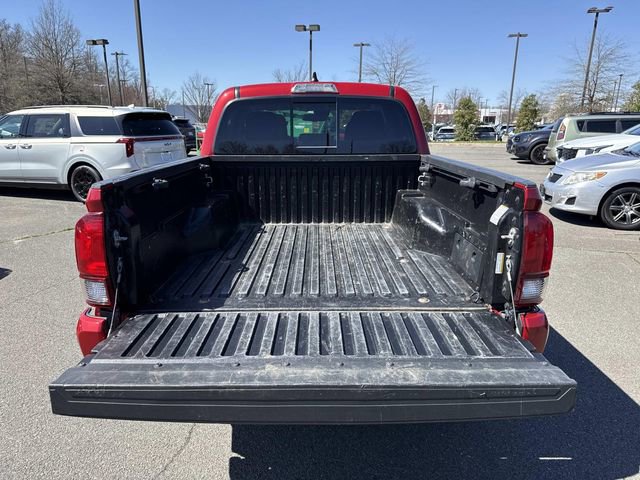 Used 2022 Toyota Tacoma SR5 w/ Technology Package AWD/4WD image 12
