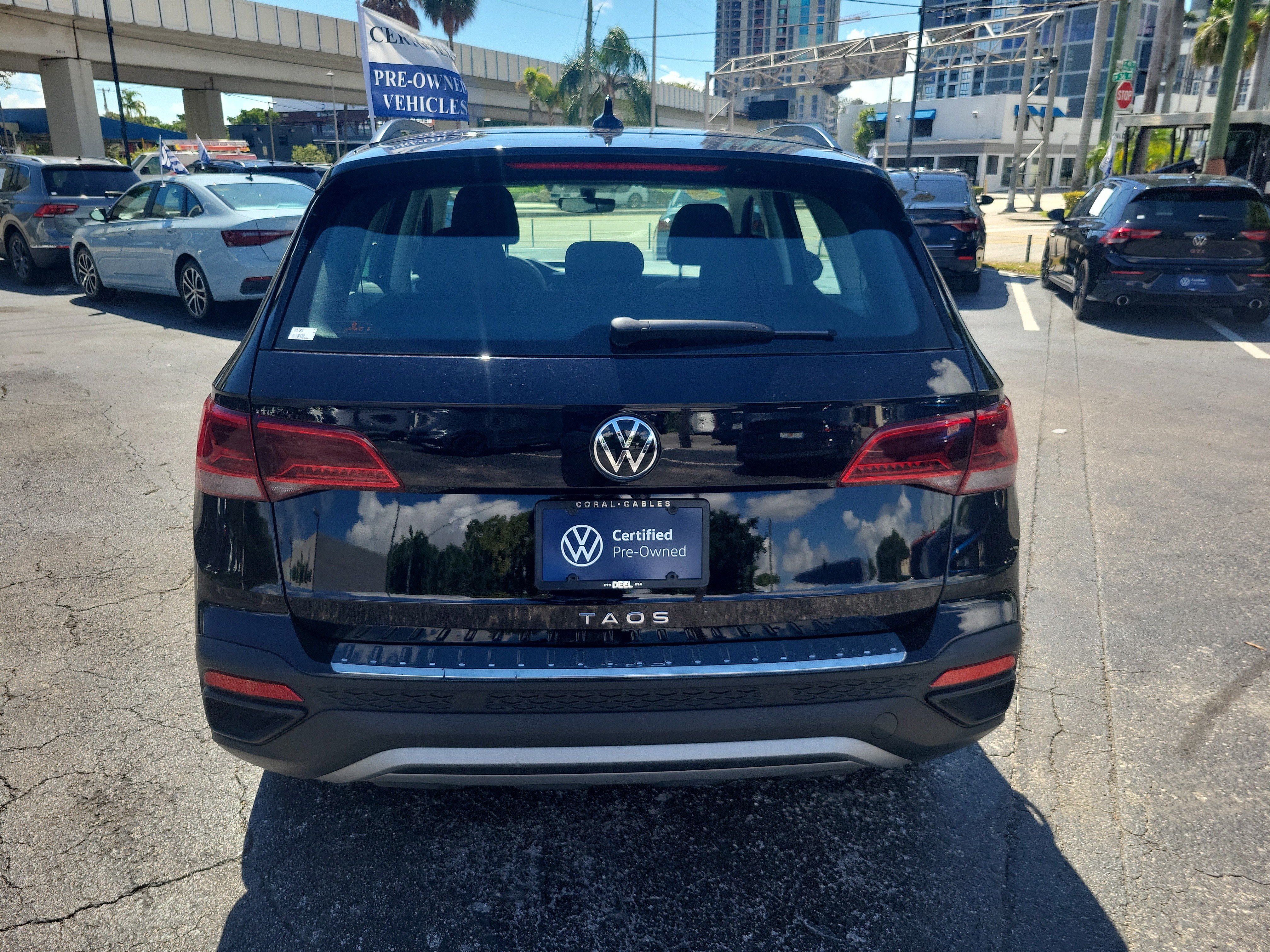 Certified 2023 Volkswagen Taos S FWD image 5