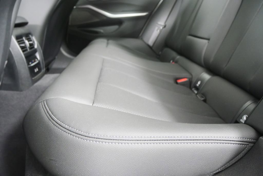 Certified 2025 BMW 330i Sedan w/ Premium Package RWD image 14