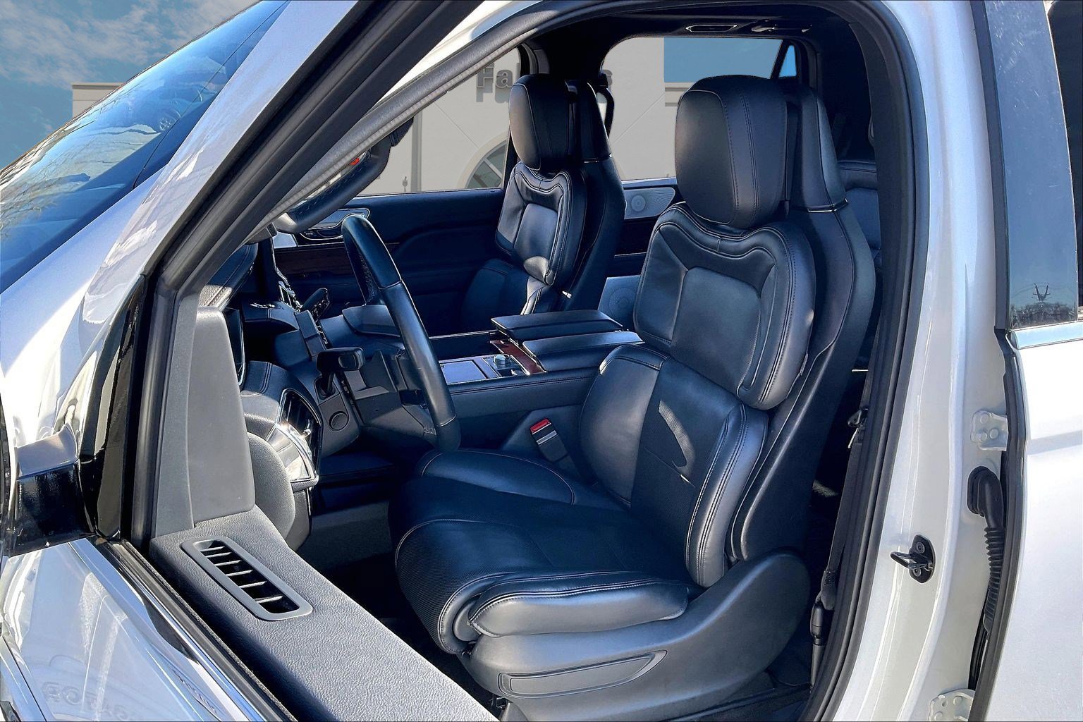 Used 2024 Lincoln Navigator Reserve w/ Equipment Group 201A image 23