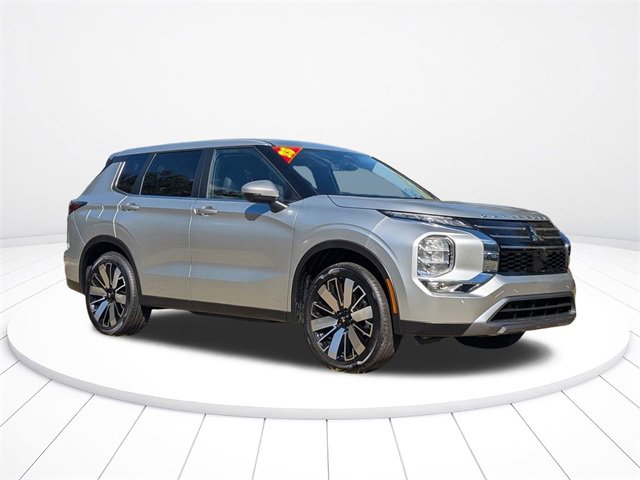 New 2025 Mitsubishi Outlander SE video 2