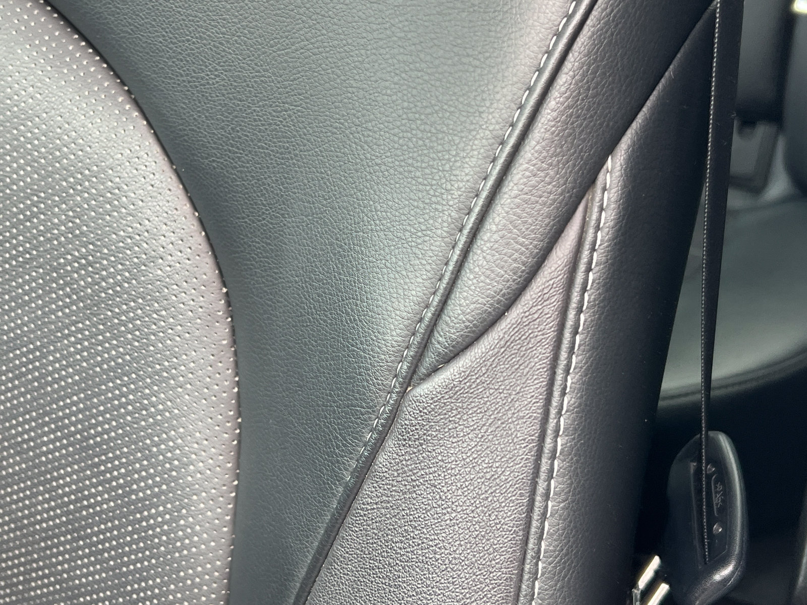 Used 2022 Toyota Camry XSE FWD image 14
