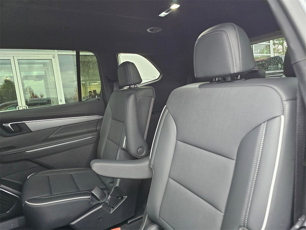 Used 2025 Buick Enclave Preferred w/ Power Package image 19