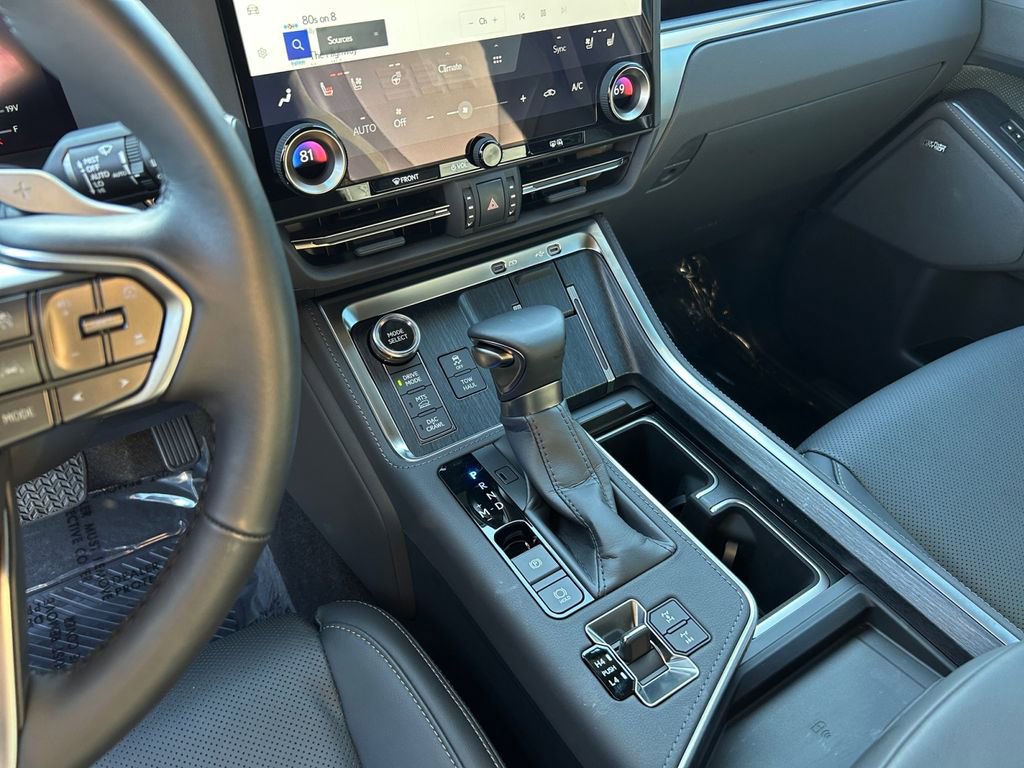 Used 2026 Lexus GX 550 AWD/4WD image 18