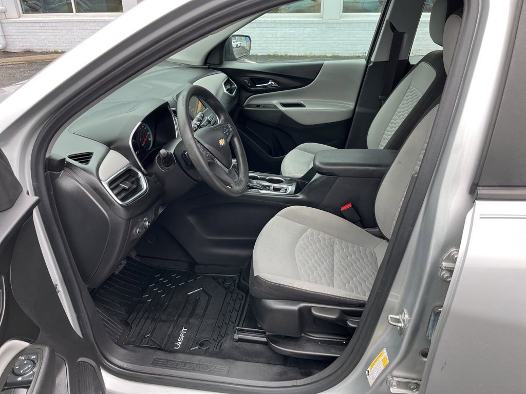 Used 2020 Chevrolet Equinox LS image 31