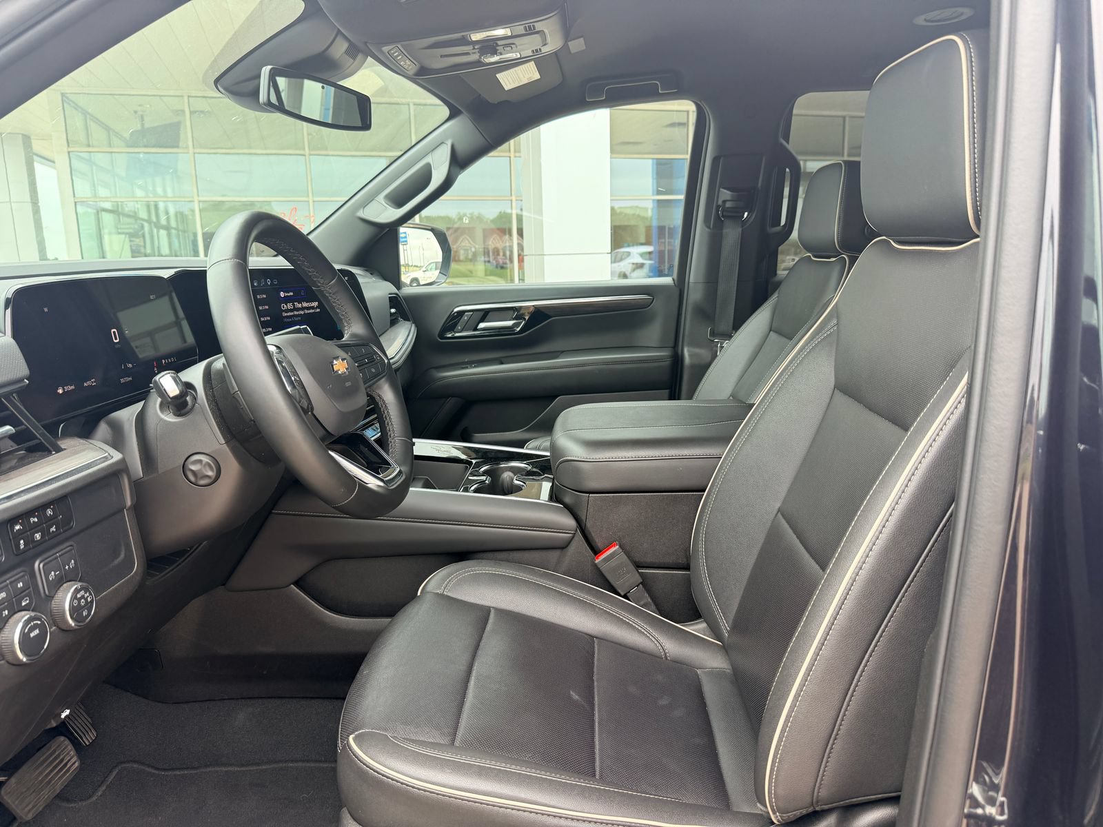 Used 2025 Chevrolet Tahoe Premier AWD/4WD image 15