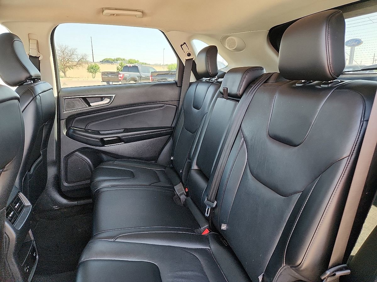 Used 2022 Ford Edge Titanium AWD/4WD image 5