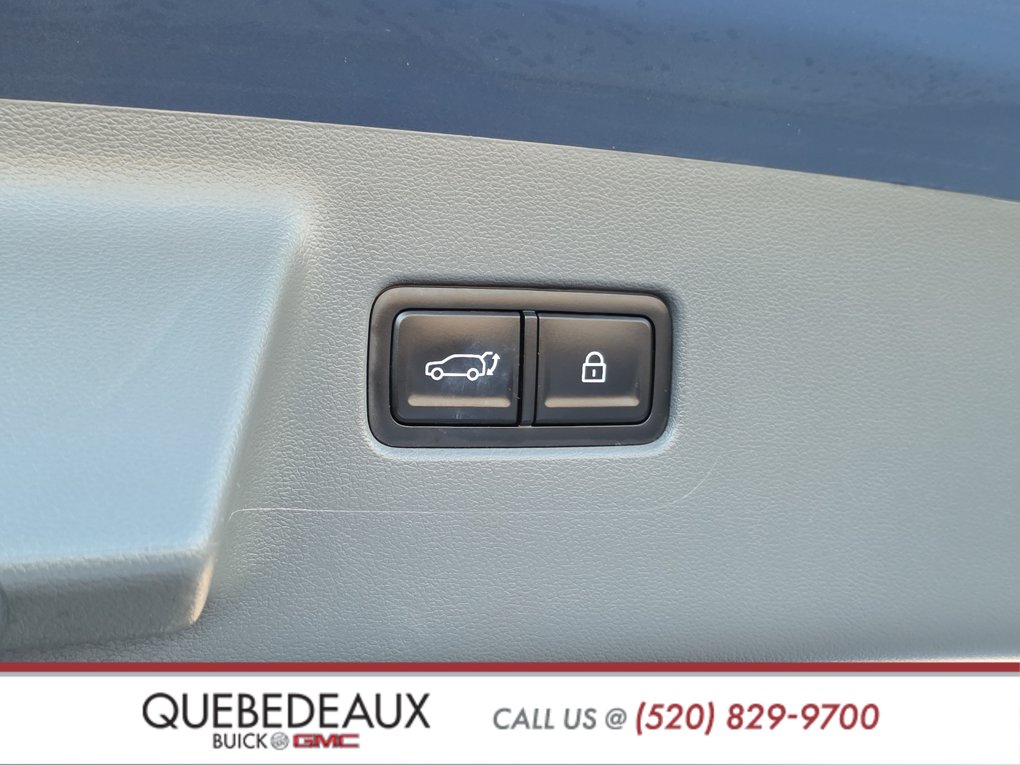 Used 2025 Hyundai Santa Fe Limited FWD image 7