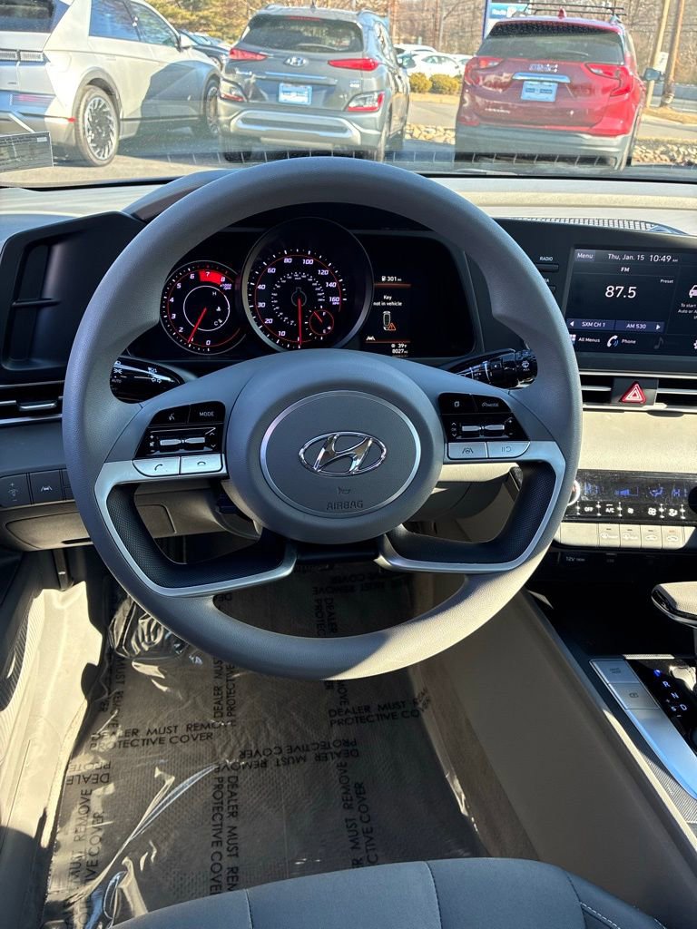 Used 2023 Hyundai Elantra SEL image 16