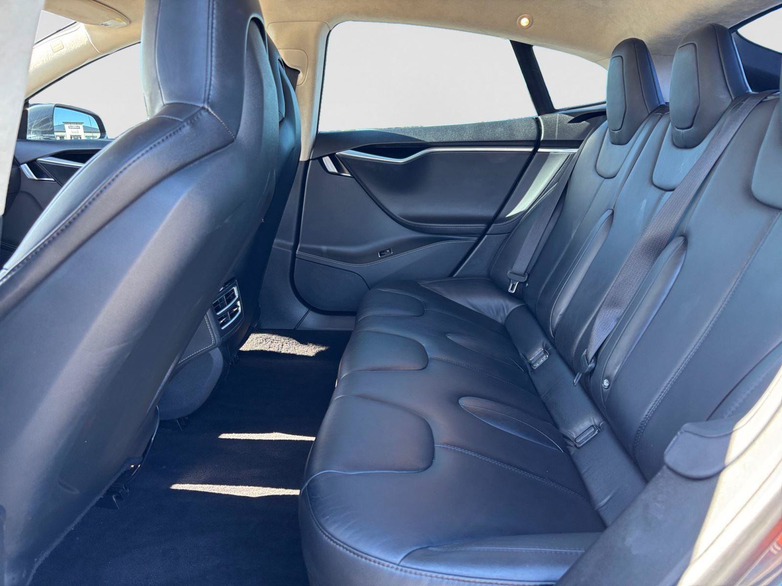 Used 2015 Tesla Model S 70D AWD/4WD image 32