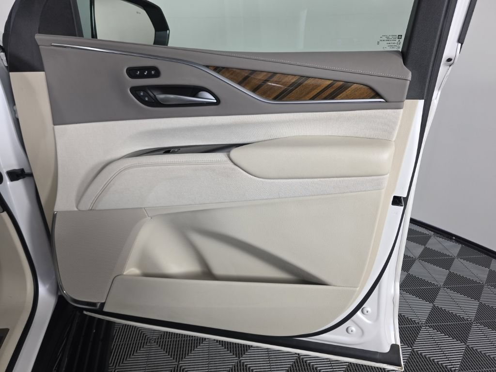 Used 2022 Cadillac Escalade Premium Luxury Platinum AWD/4WD image 42