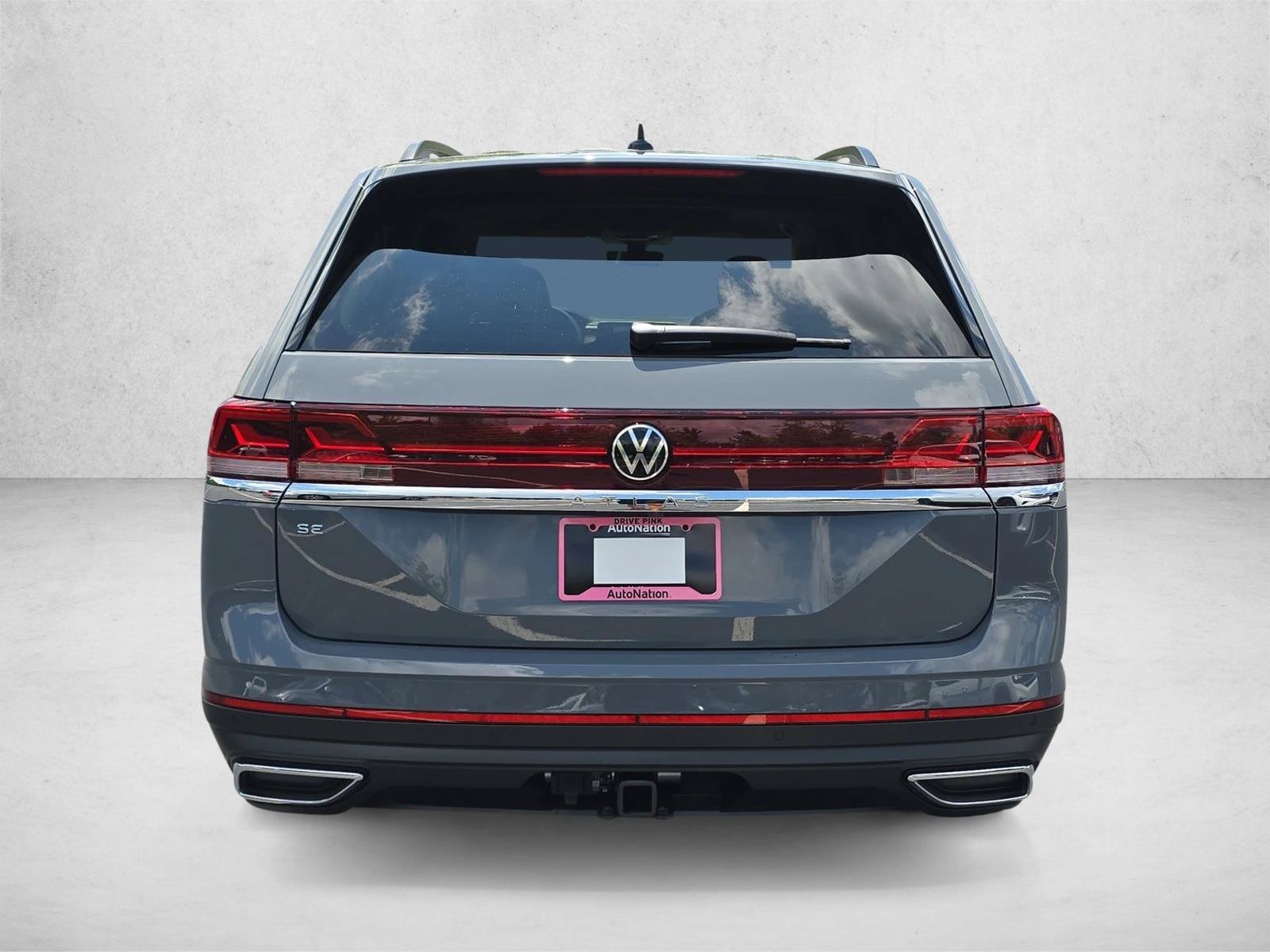 New 2026 Volkswagen Atlas SE FWD image 2