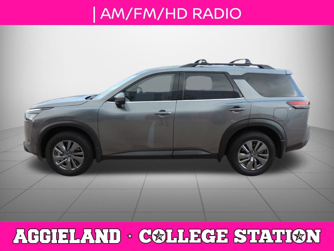 Used 2025 Nissan Pathfinder SV w/ SV Premium Package image 7