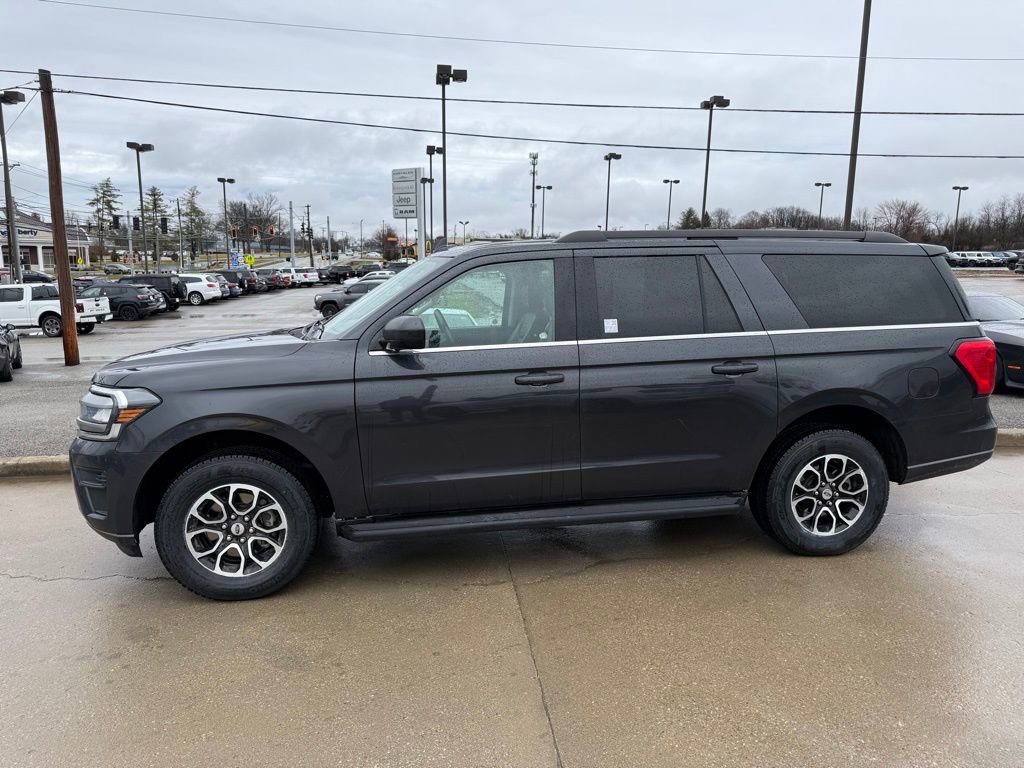 Used 2024 Ford Expedition Max XLT image 9