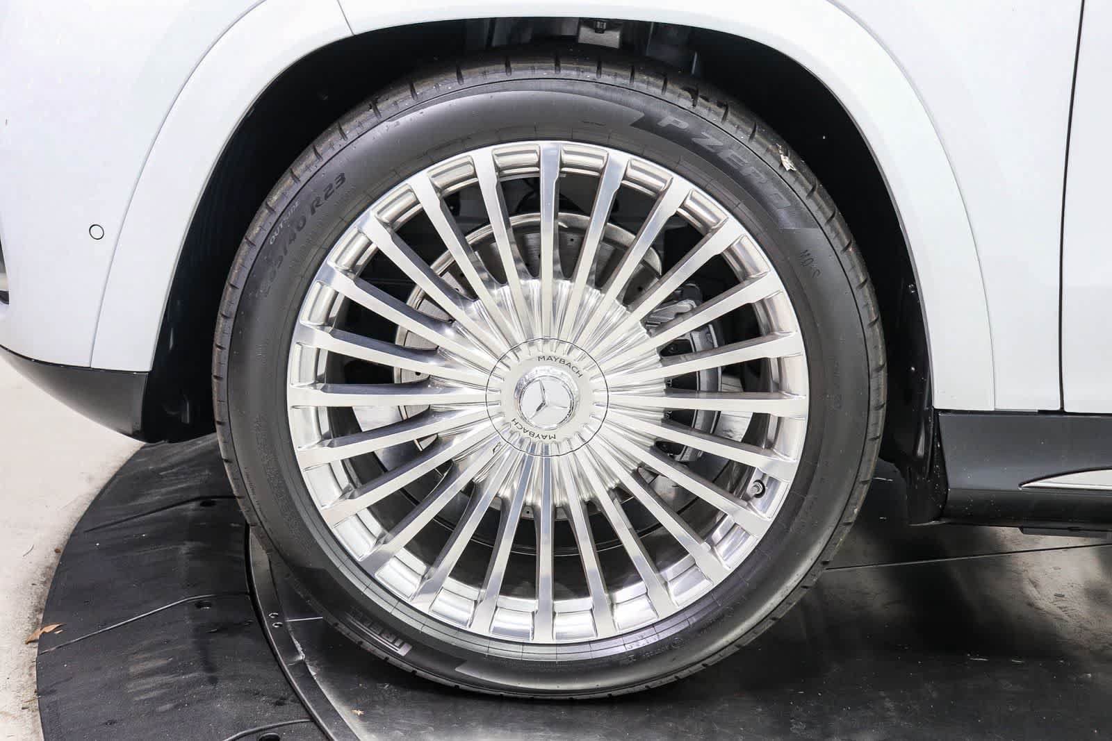 New 2026 Mercedes-Benz Maybach GLS 600 4MATIC image 9
