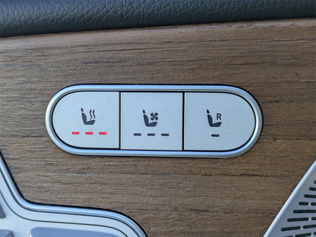 Used 2023 Mercedes-Benz GLS 450 4MATIC image 27