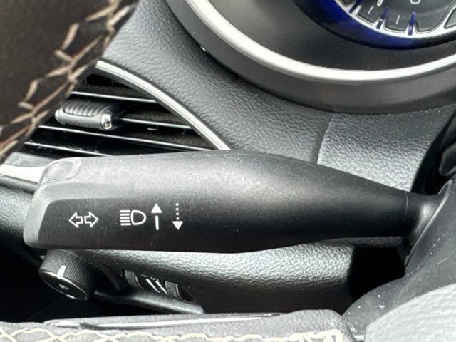 Used 2026 Chrysler Pacifica Select FWD image 12