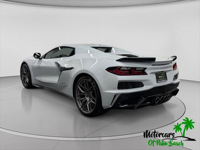 Used 2023 Chevrolet Corvette Z06 w/ Chrome Exterior Badge Package RWD image 3