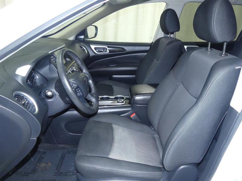 Used 2019 Nissan Pathfinder SV image 21
