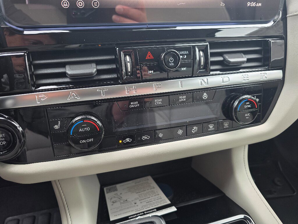 New 2026 Nissan Pathfinder SL image 21