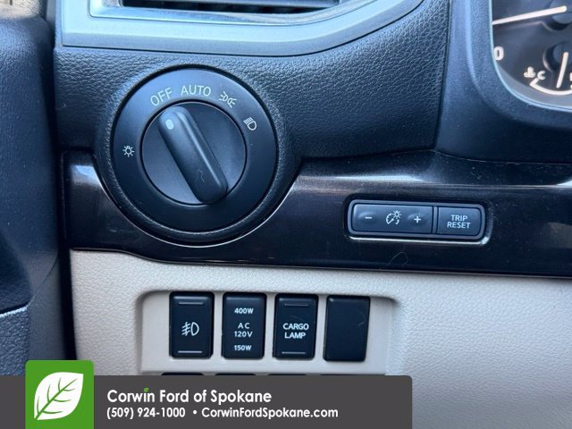 Used 2017 Nissan Titan SV AWD/4WD image 24
