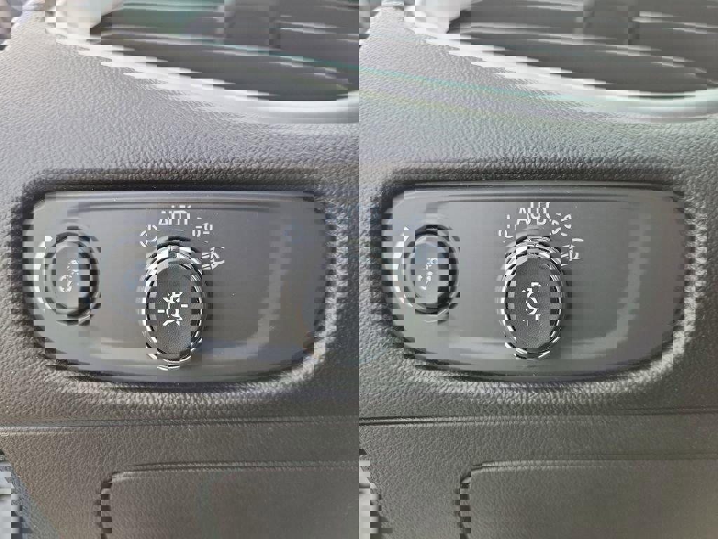 Used 2024 Chevrolet Malibu LS w/ Driver Confidence Package image 18