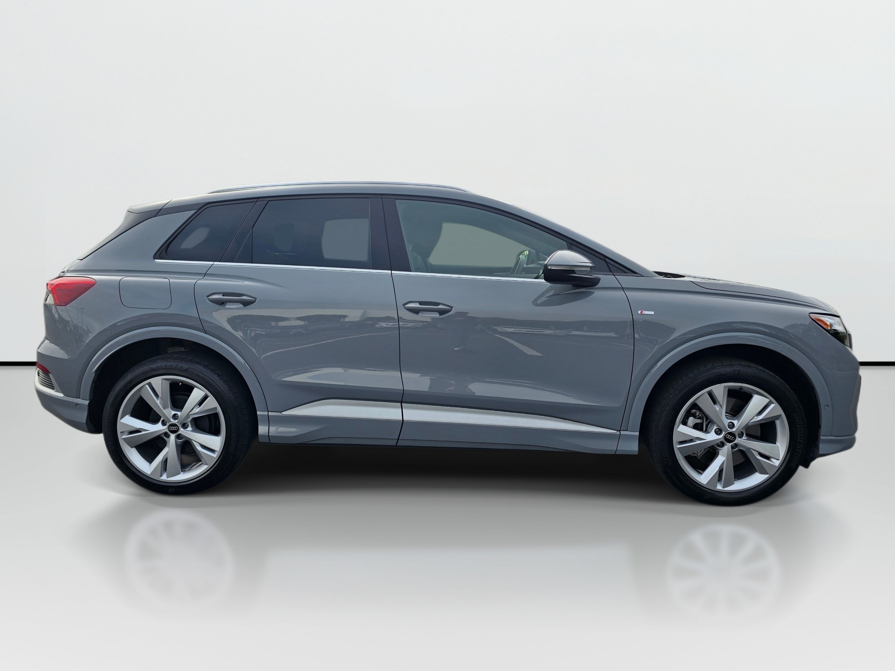 Used 2023 Audi Q4 e-tron Premium Plus AWD/4WD image 6