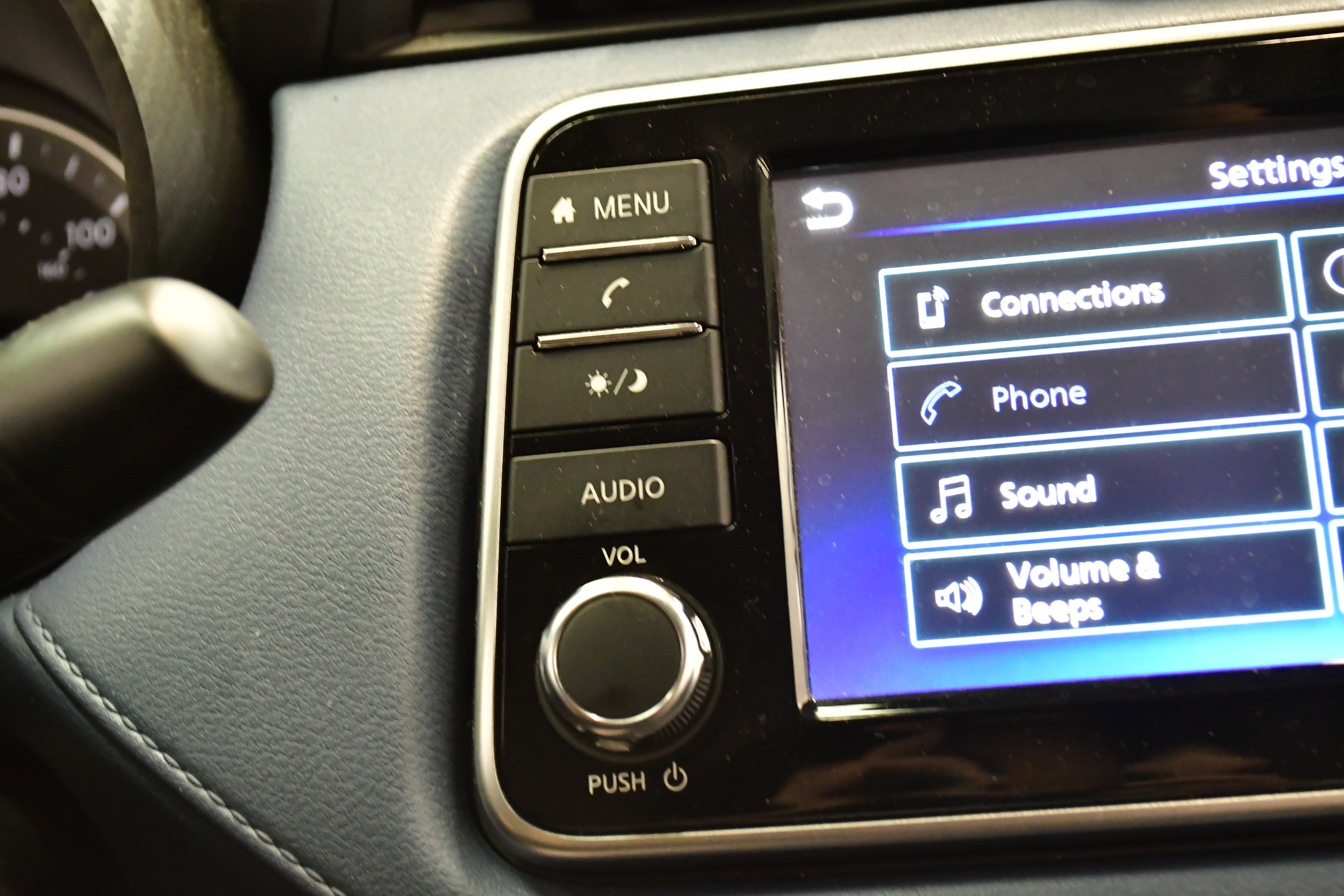 Used 2025 Nissan Versa SV FWD image 26