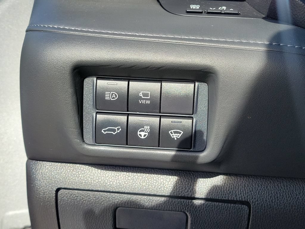 Used 2021 Toyota Highlander Platinum FWD image 25