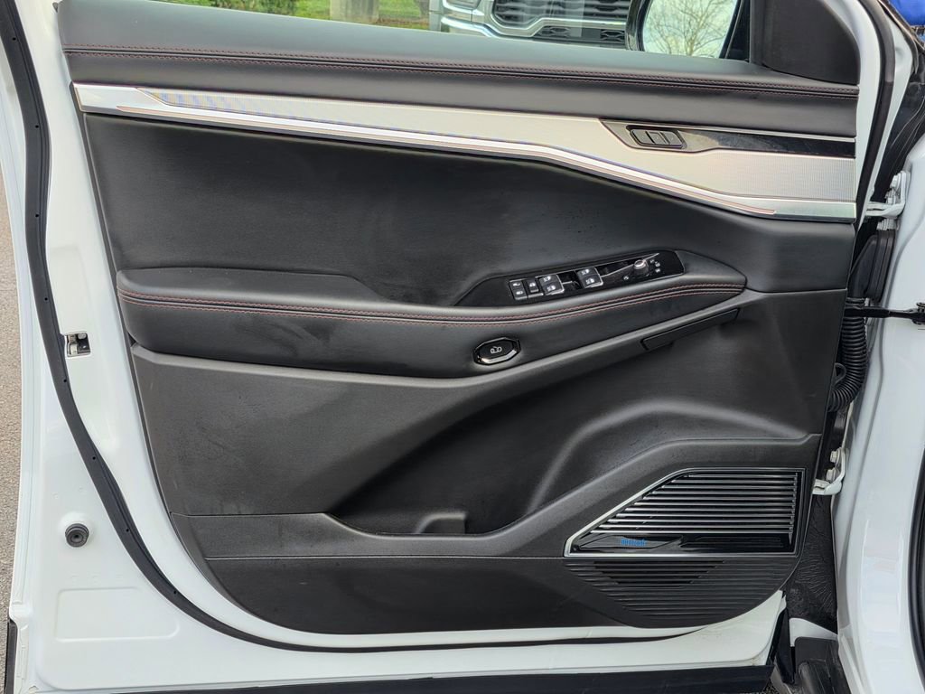 Used 2024 Jeep Wagoneer Launch Edition image 12
