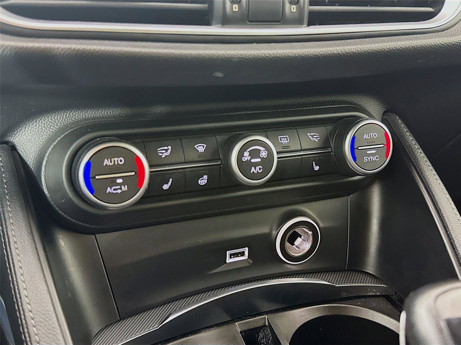 Used 2019 Alfa Romeo Stelvio Ti Sport w/ Quick Order Package 22S Sport AWD/4WD image 17