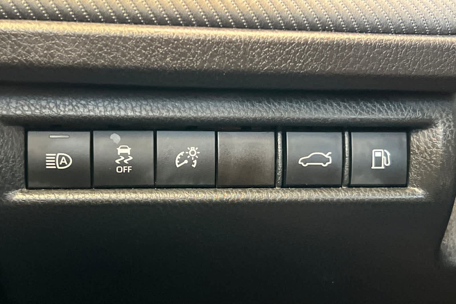 Used 2025 Toyota Camry SE FWD image 28