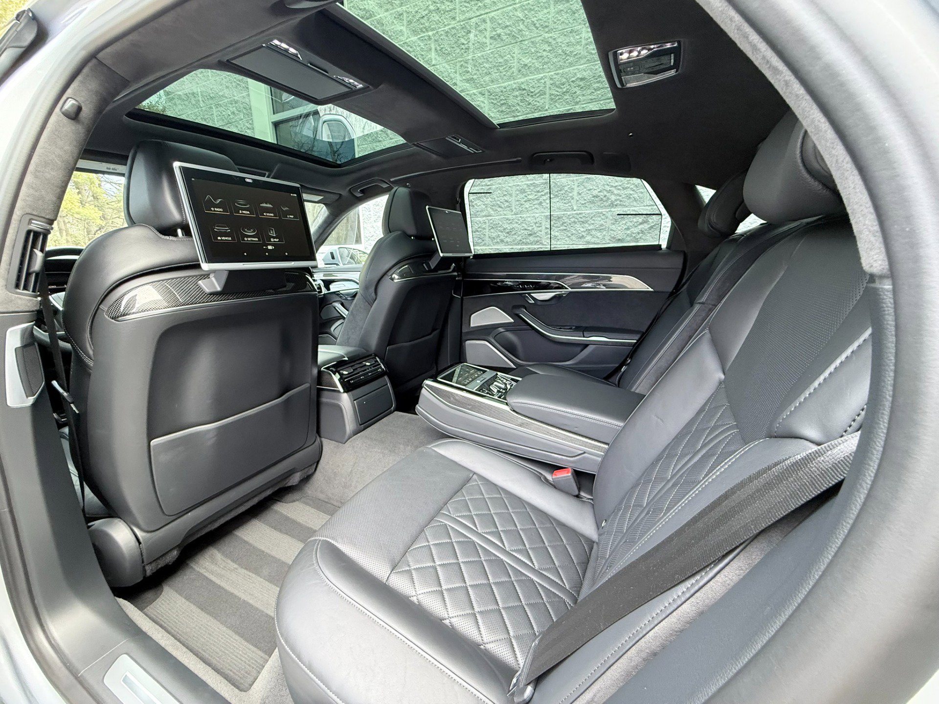 Used 2020 Audi S8 L image 28