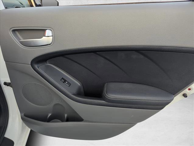 Used 2017 Kia Forte LX image 19