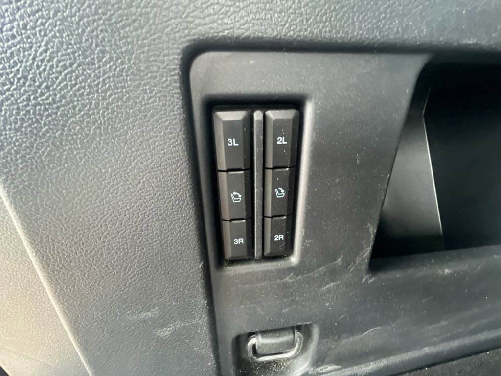 Used 2024 Ford Expedition XLT image 37