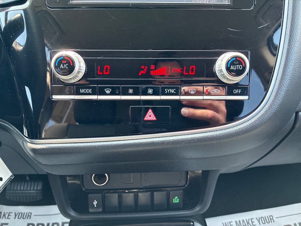 Used 2020 Mitsubishi Outlander ES AWD/4WD image 25