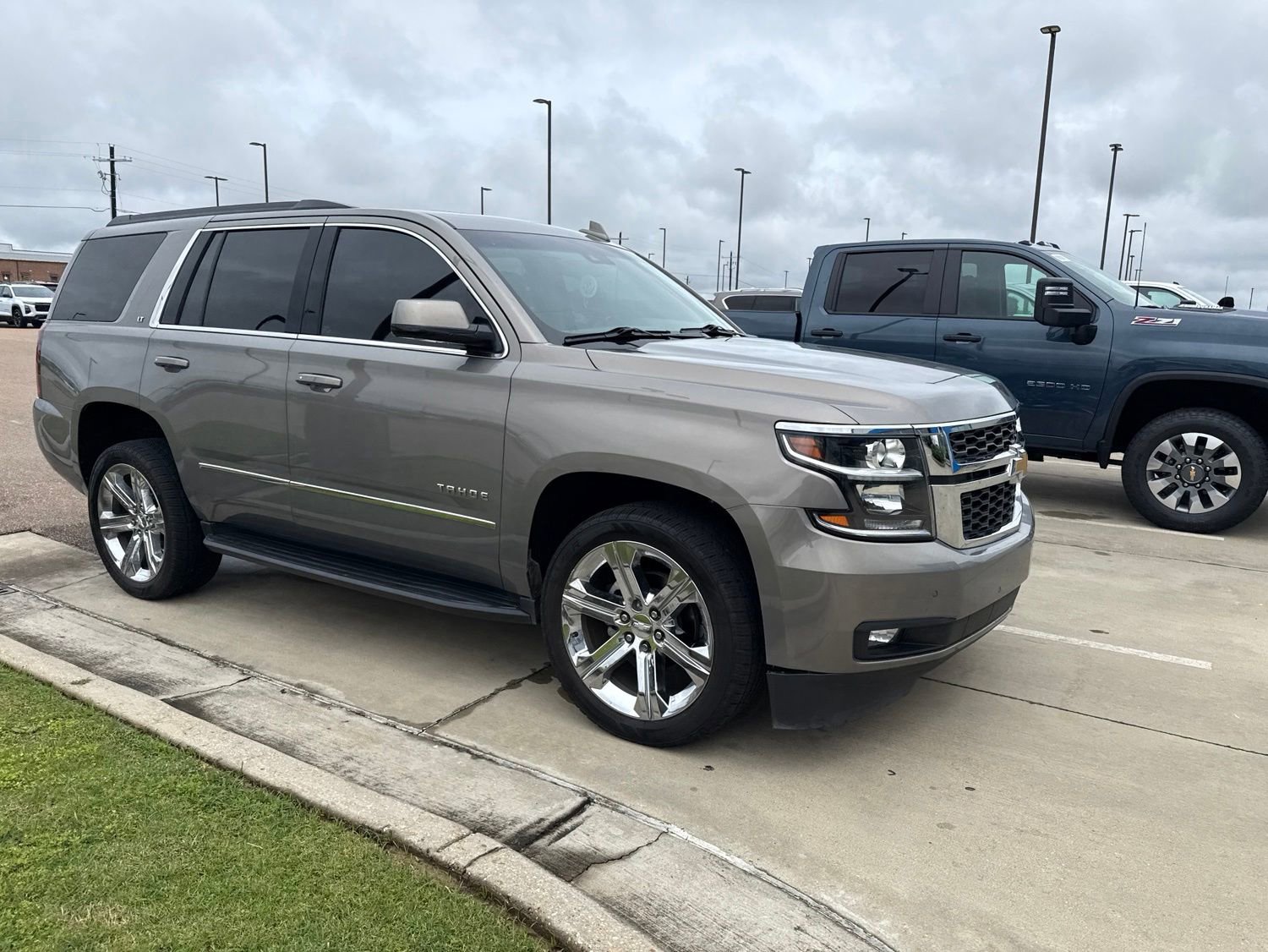 Used 2019 Chevrolet Tahoe LT RWD image 3