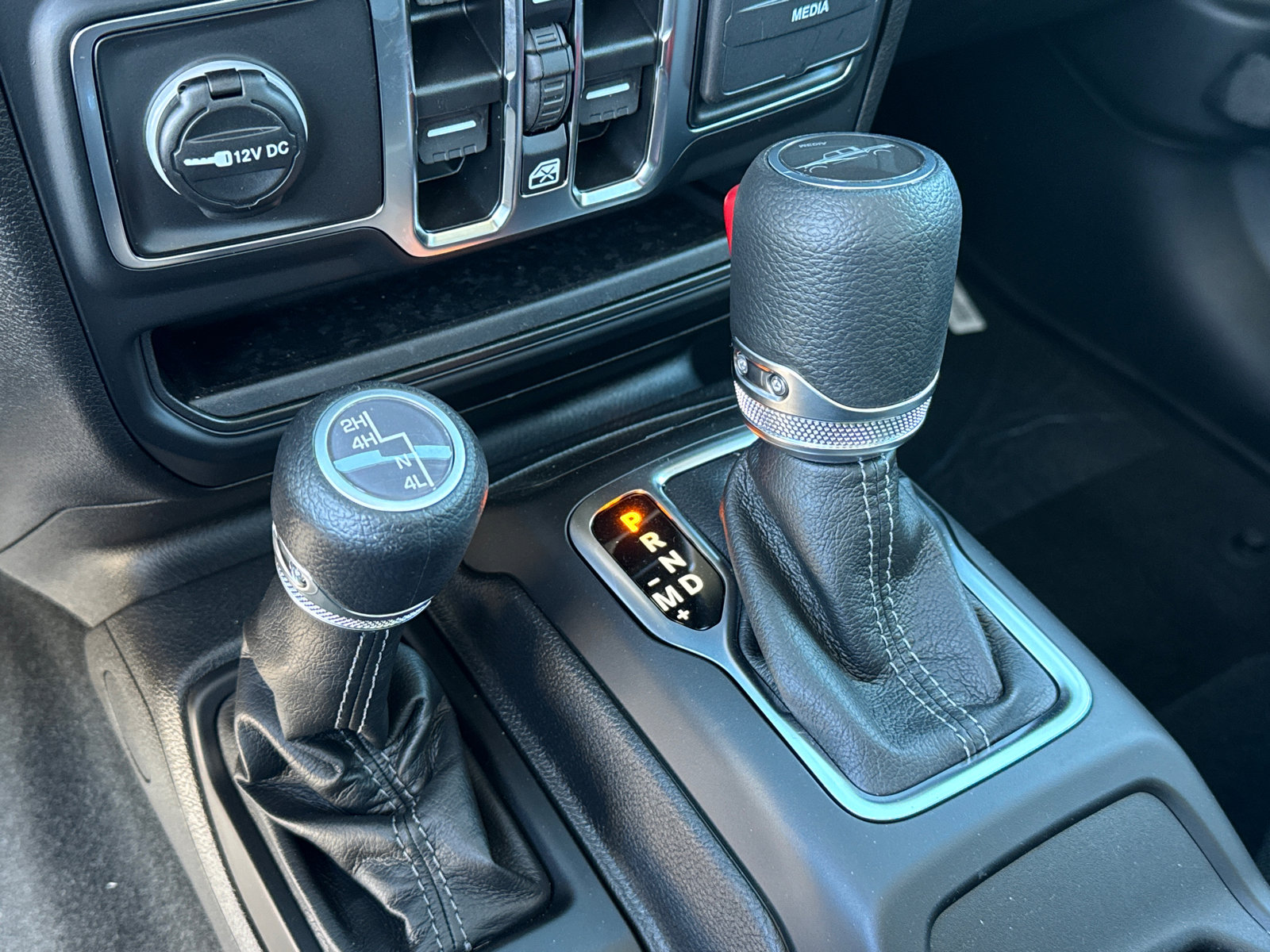 New 2026 Jeep Gladiator Sport AWD/4WD image 22