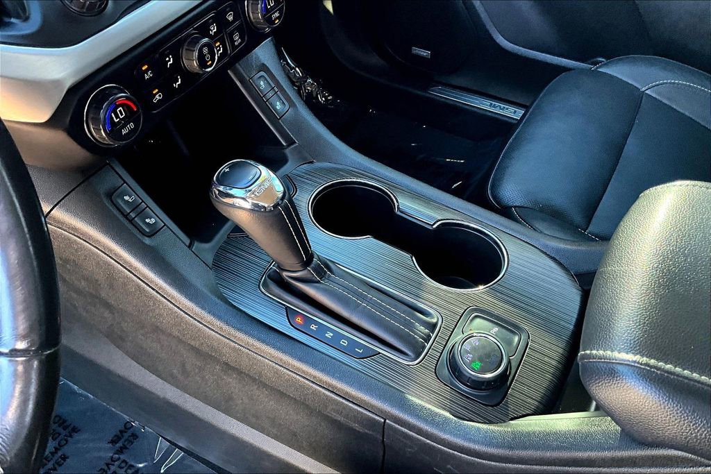 Used 2019 GMC Acadia SLT image 14