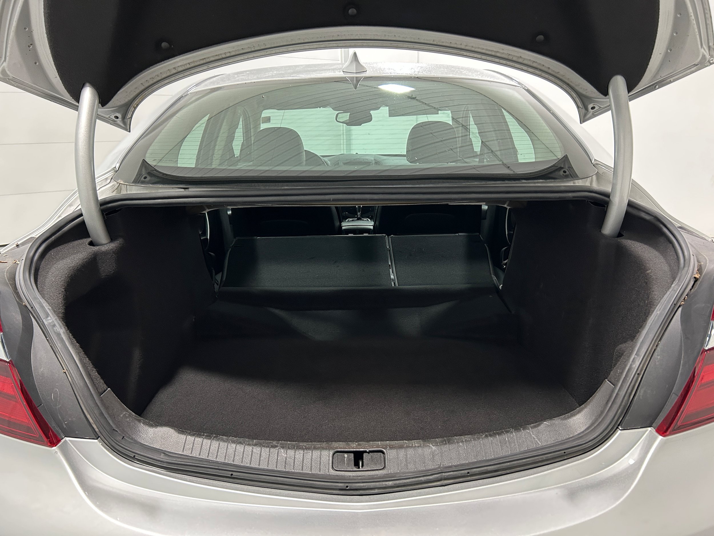 Used 2017 Buick Regal AWD image 33