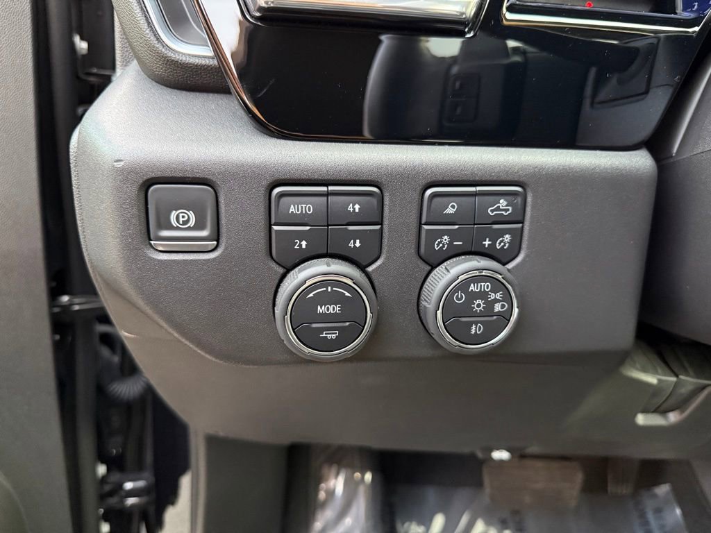 Used 2024 Chevrolet Silverado 1500 LT Trail Boss w/ LT Trail Boss Premium Package image 9