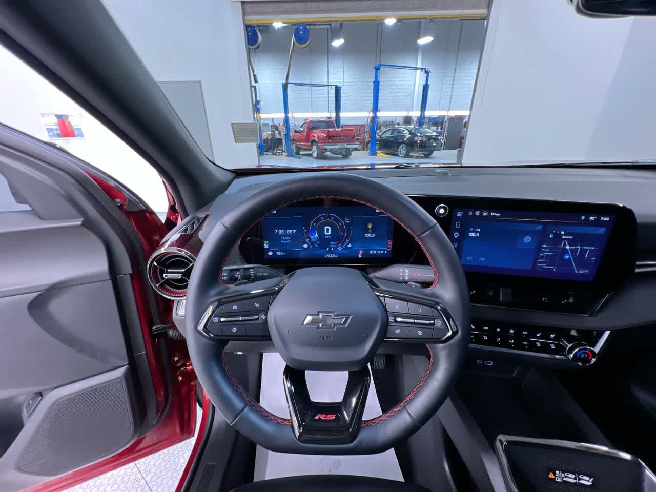 Used 2026 Chevrolet Equinox RS w/ Convenience Package III FWD image 15