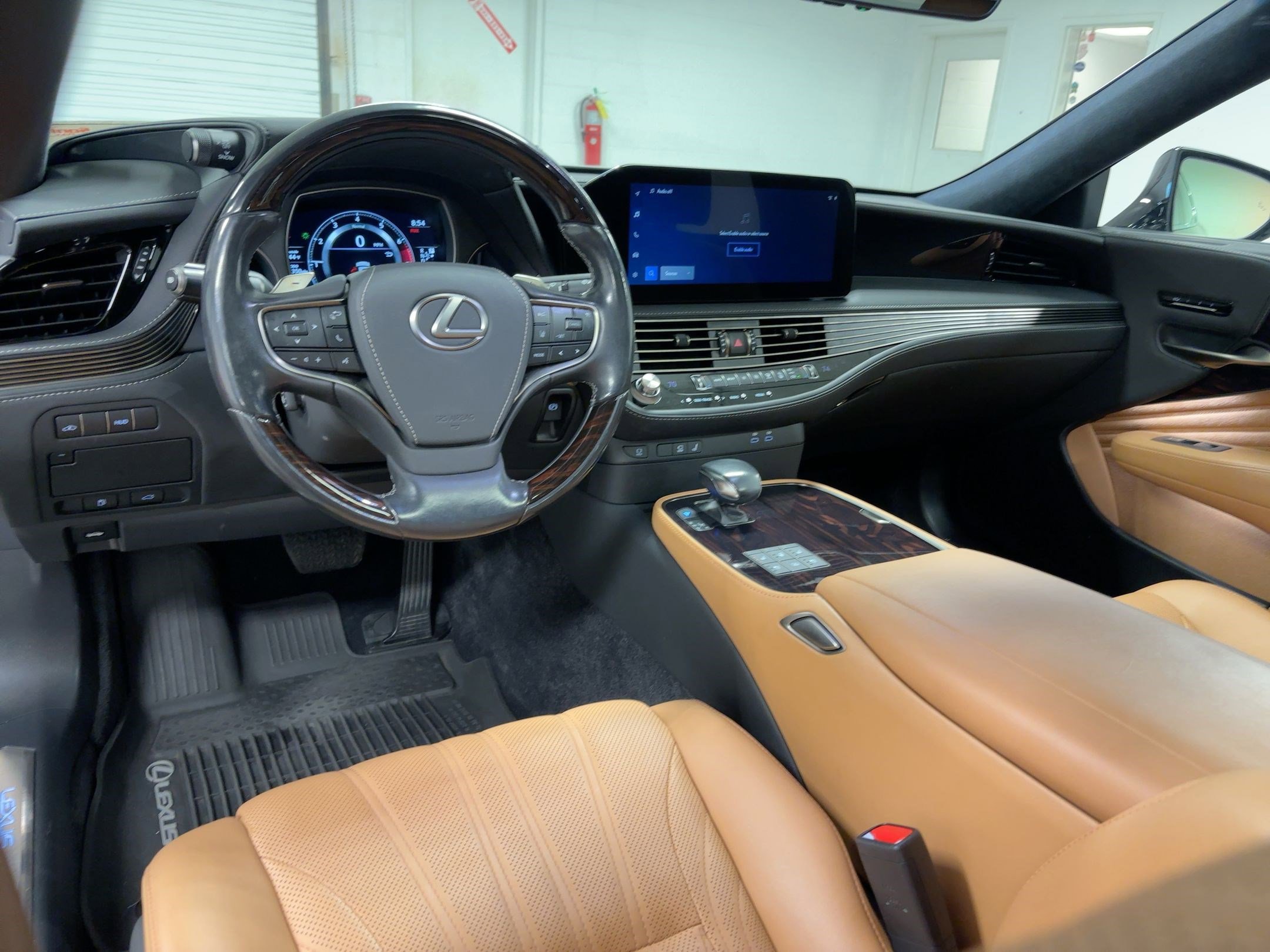 Used 2023 Lexus LS 500 image 28